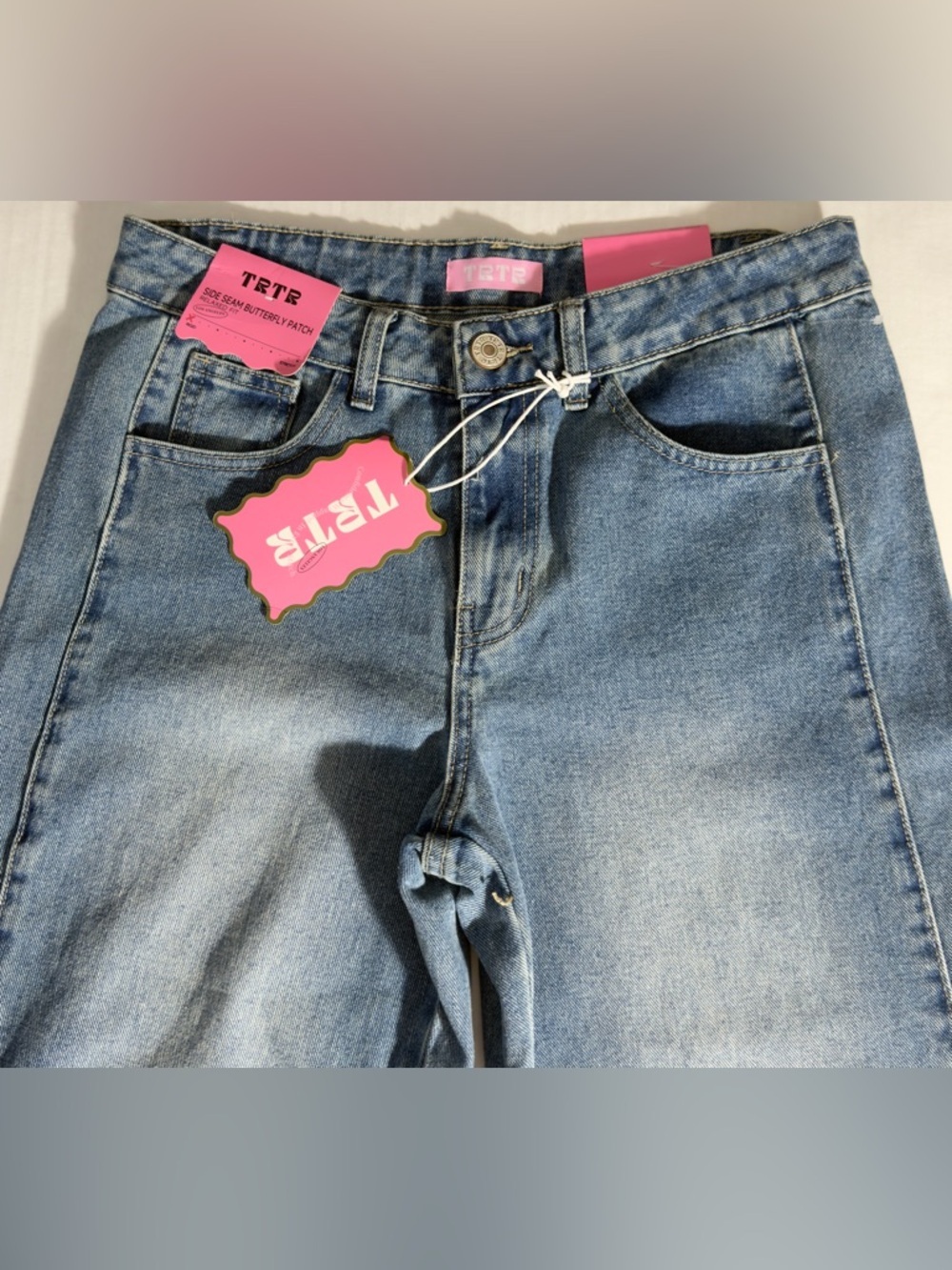 High-Rise Wide Leg Women’s Jeans in Light Blue with Embroidered Detail - Picture 4 of 16